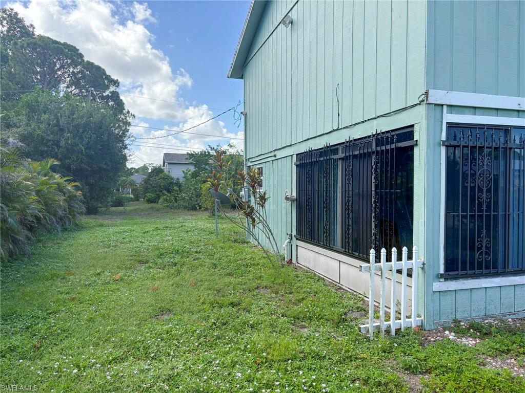 8168 Albatross Rd Property Photo 5
