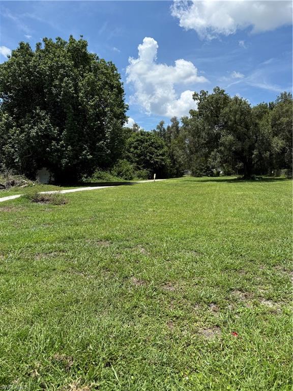1325 Laurel Dr Property Photo 3