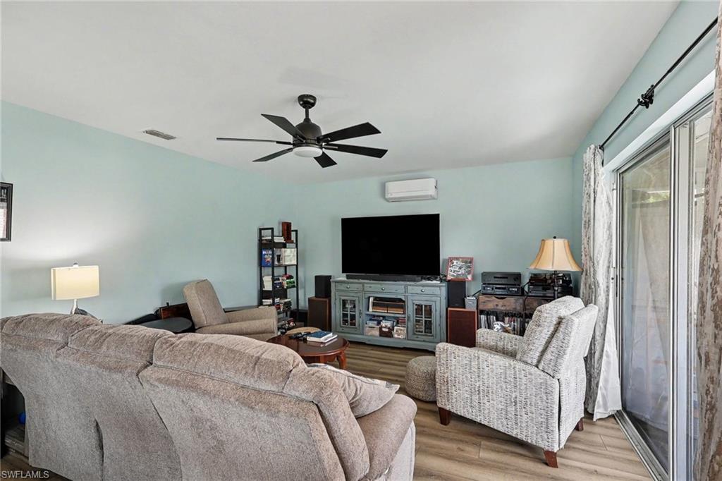 5411 Loyola Ln Property Photo 6