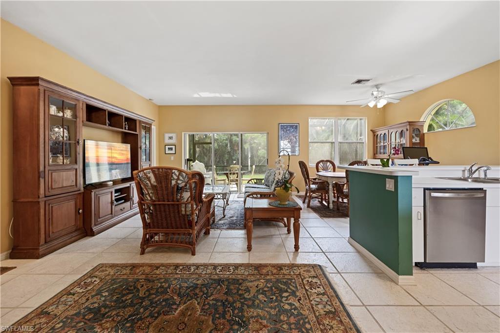 25060 Bay Cedar Dr Property Photo 4