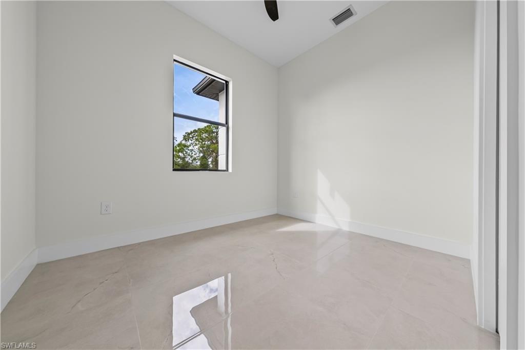 1128 Helen Ave S Property Photo 14