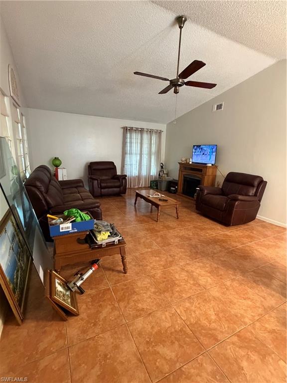 126 Oakside St Property Photo 5