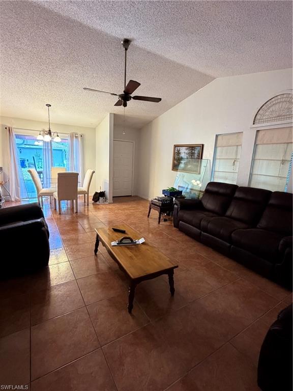 126 Oakside St Property Photo 6
