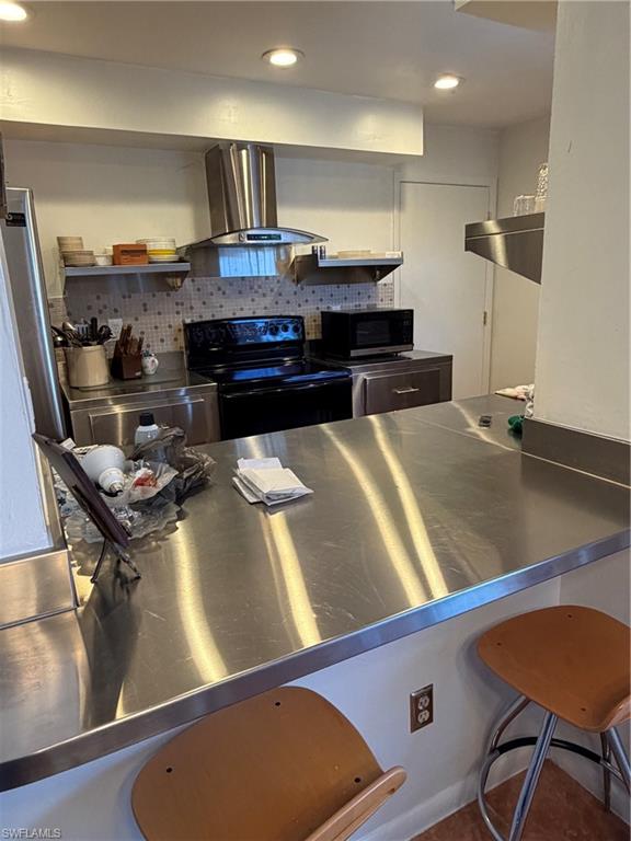 126 Oakside St Property Photo 8