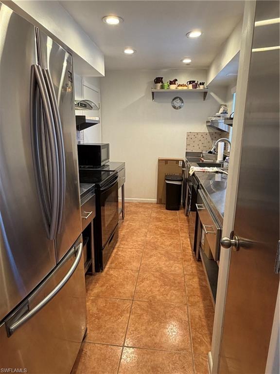 126 Oakside St Property Photo 9