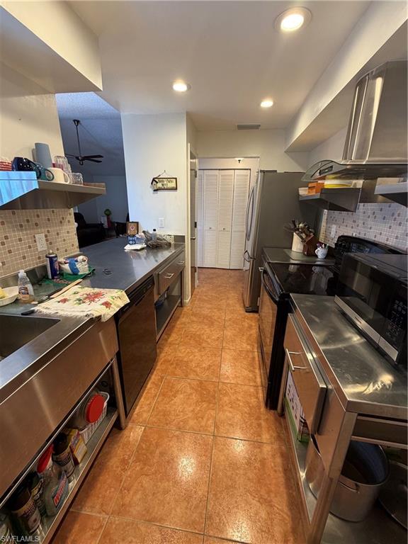 126 Oakside St Property Photo 12