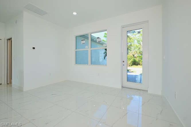 3421 55th St W Property Photo 10