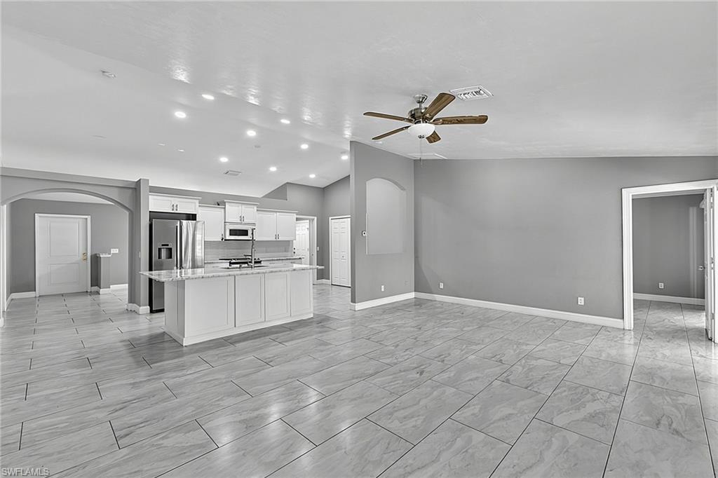 4205 11th St W Property Photo 15