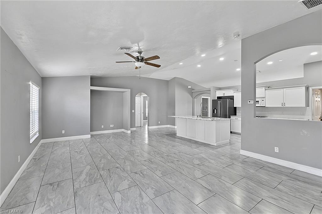 4205 11th St W Property Photo 17