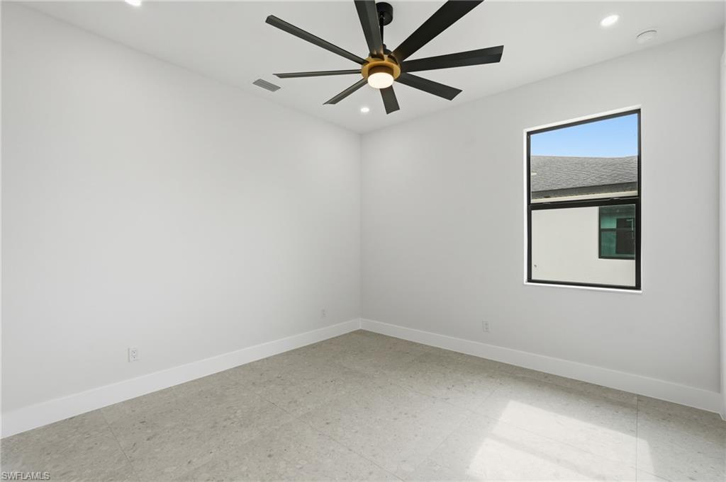 325 Ne 15th Ter Property Photo 28