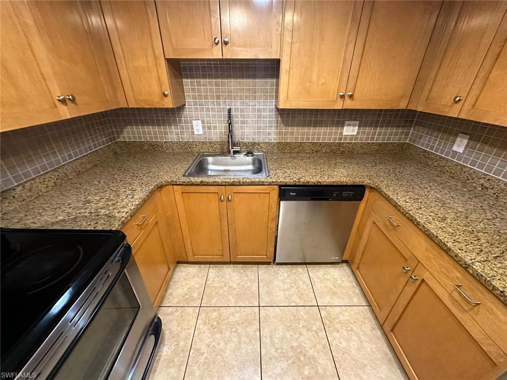 1830 Maravilla Ave 413 Property Photo 8
