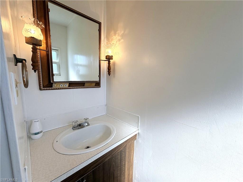 139 Gaslight Ave Property Photo 18