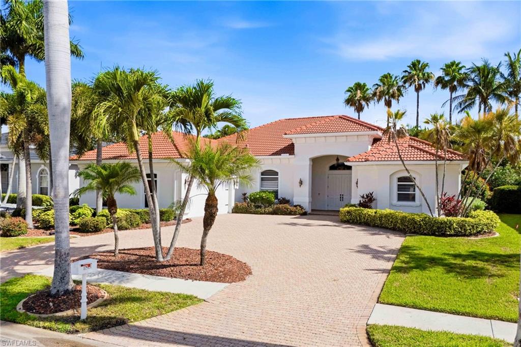 1817 Lagoon Ln Property Photo 1