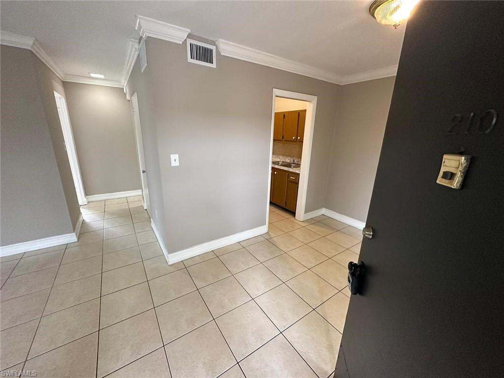 1830 Maravilla Ave 210 Property Photo 5