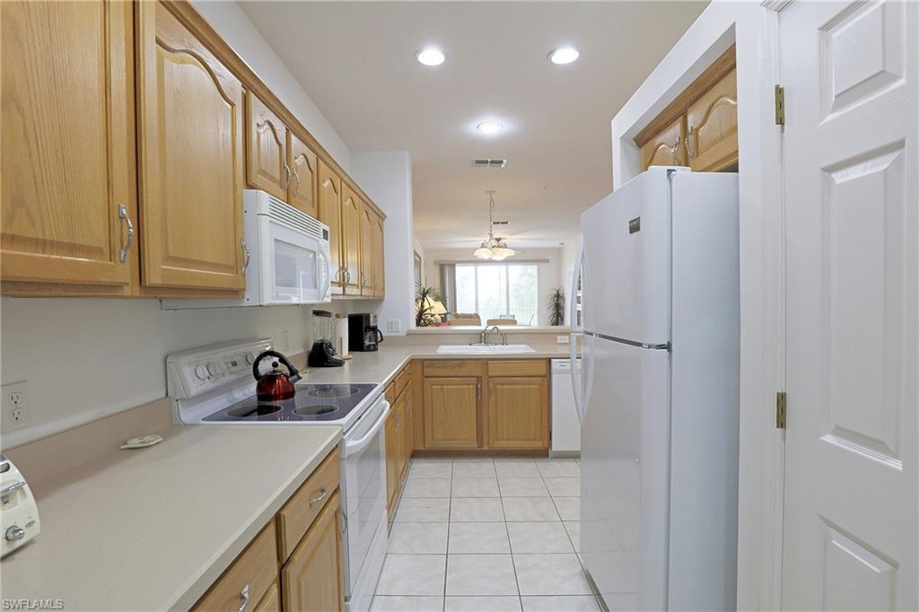 20061 Sanibel View Cir 204 Property Photo 6