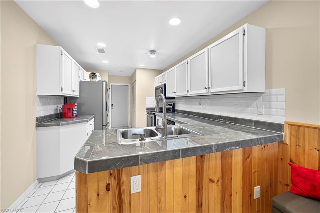12051 Champions Green Way 313 Property Photo 4