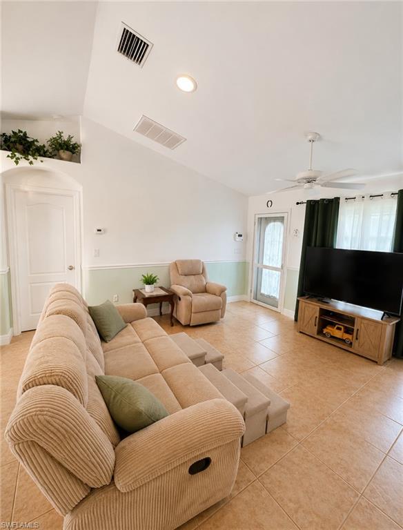 416 Candlewick Cir S Property Photo 10