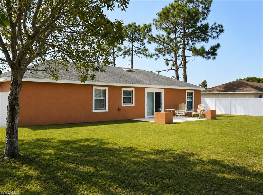 416 Candlewick Cir S Property Photo 13