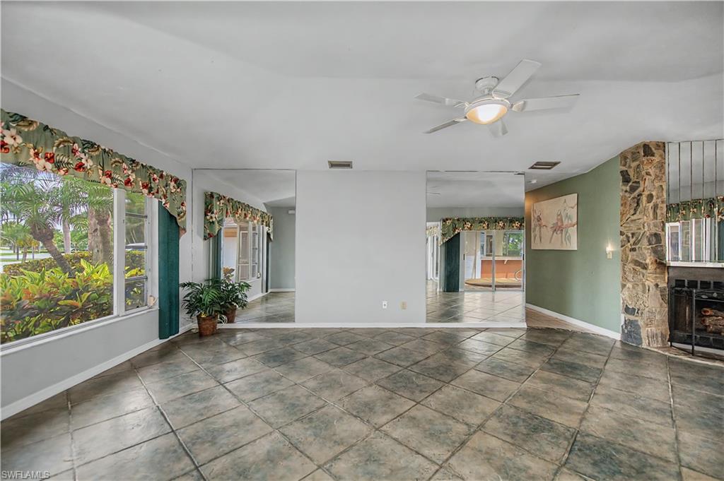 412 Cape Coral Pkwy W Property Photo 8