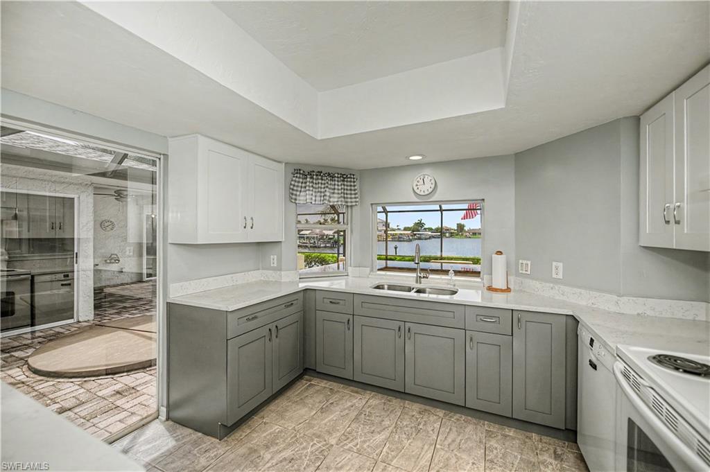 412 Cape Coral Pkwy W Property Photo 10