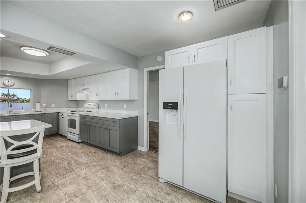 412 Cape Coral Pkwy W Property Photo 11