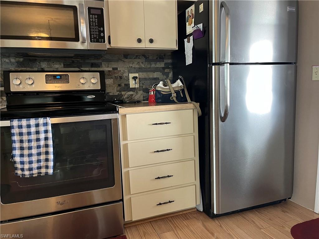 16021 Citron Way Property Photo 6