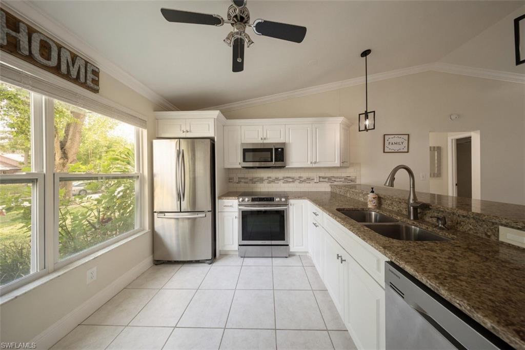 15818 Key Grass Ln Property Photo 12