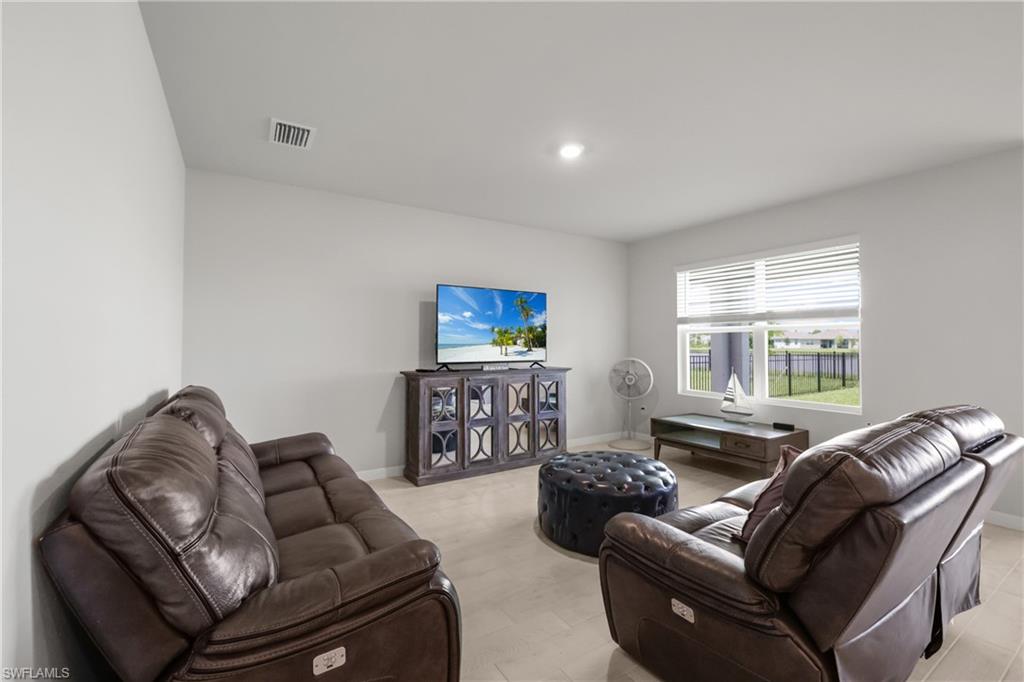 2621 Table Coral Trl Property Photo 11