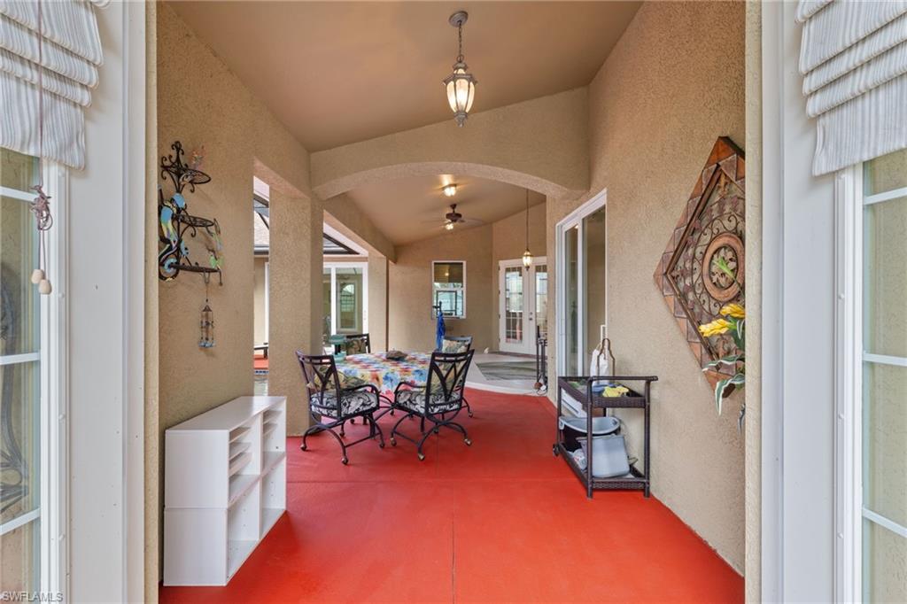 1108 Sw 15th Pl Property Photo 4