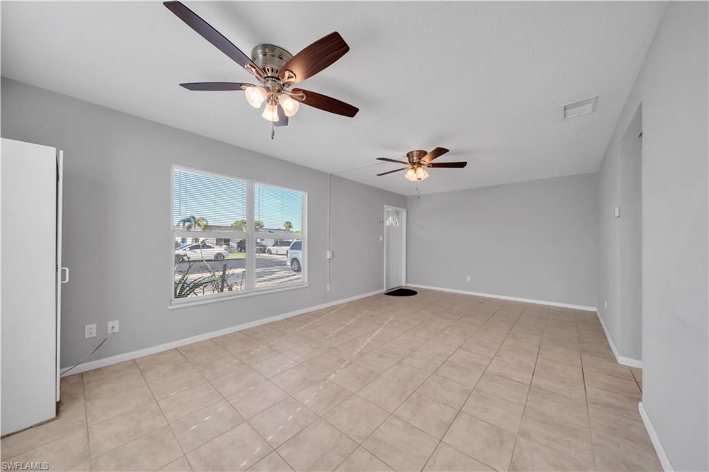11 Hamlin Ct Property Photo 4
