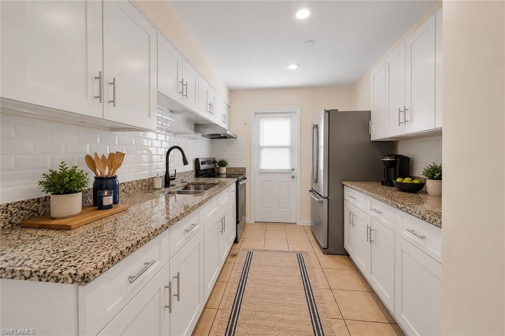 11 Hamlin Ct Property Photo 9