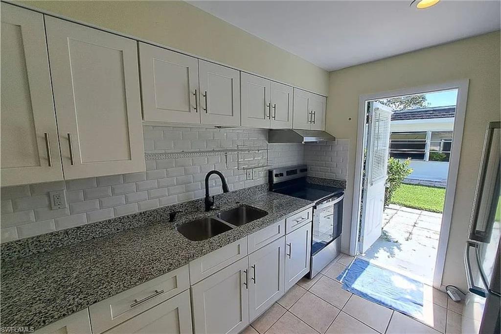 11 Hamlin Ct Property Photo 12