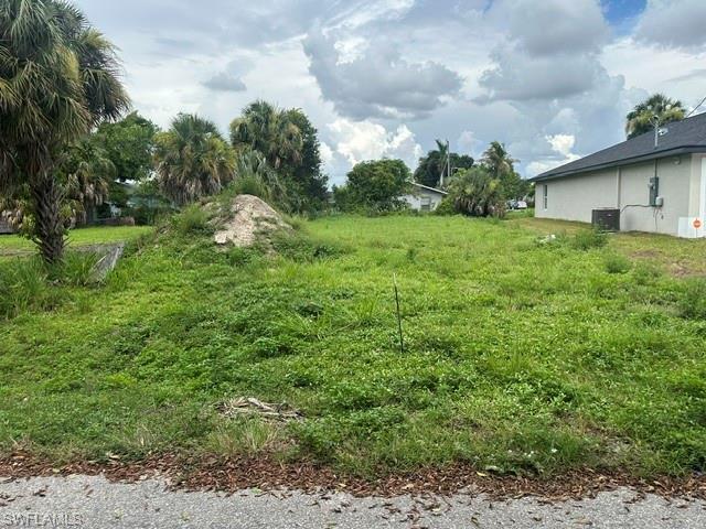 2143 Davis St Property Photo 3