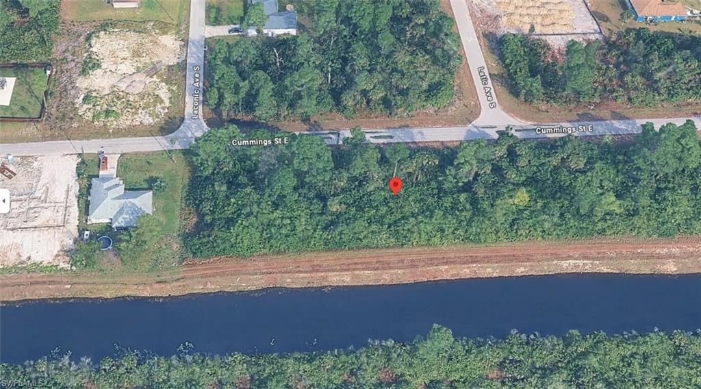 1142 Cumming St E Property Photo 2