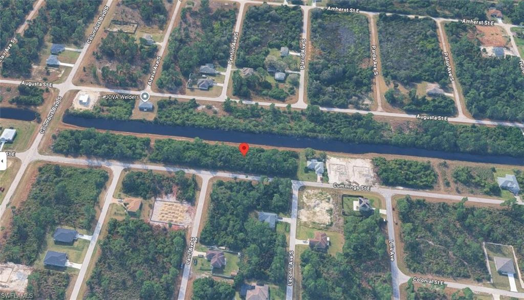 1142 Cumming St E Property Photo 5