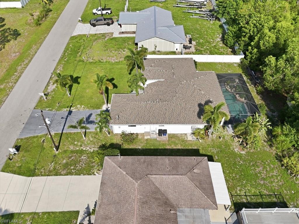 5748 Linden Ln Property Photo 6
