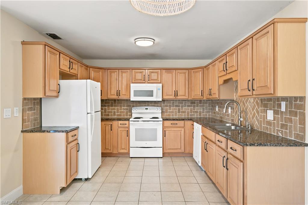 5638 Foxlake Dr Property Photo 5