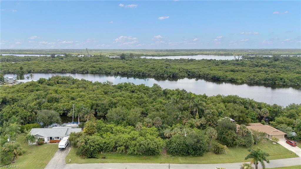 315 Shore Dr Property Photo 2