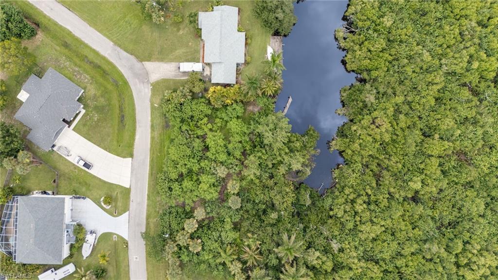 315 Shore Dr Property Photo 8