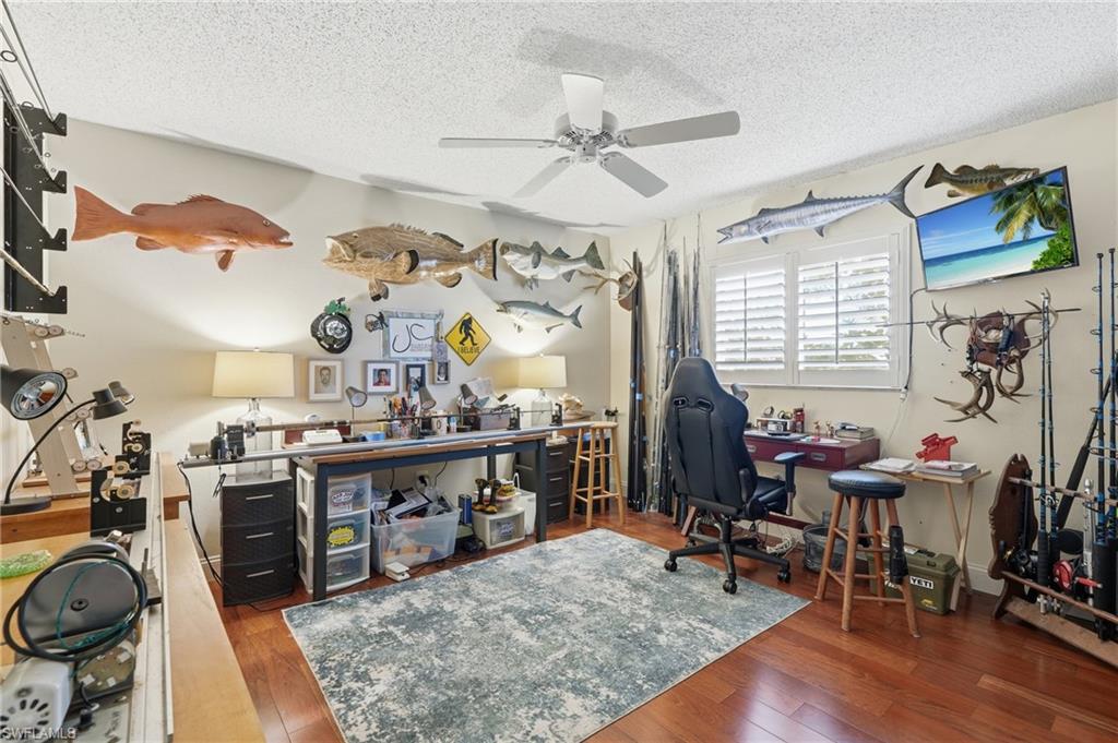 1529 Crestwood Cir W Property Photo 21