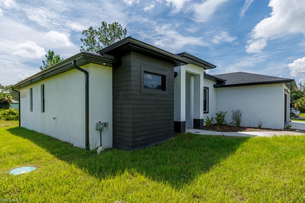 1752 Pine Ave Property Photo 11
