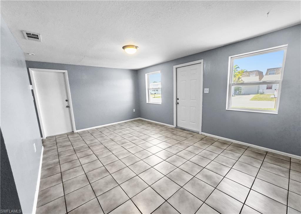 6617 Warwick Cir Property Photo 1