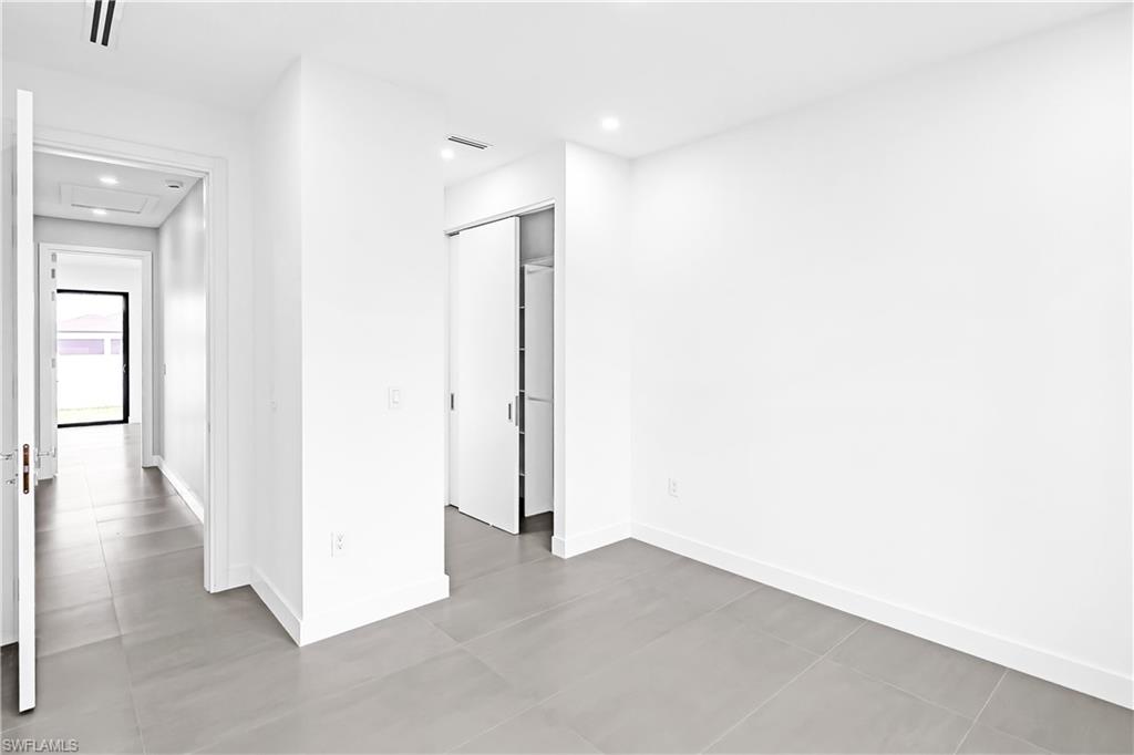 2700 Sw Embers Ter Property Photo 19