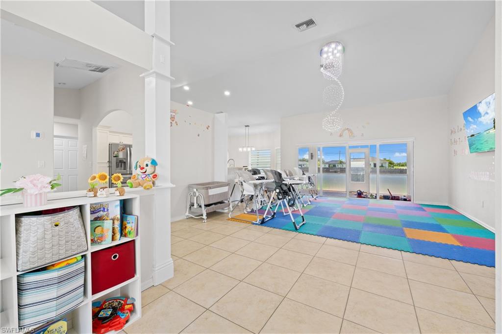 1834 Nw 7th Pl Property Photo 3