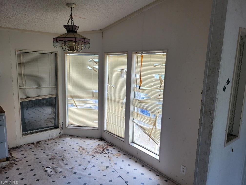 12040 Live Oak Dr Property Photo 9