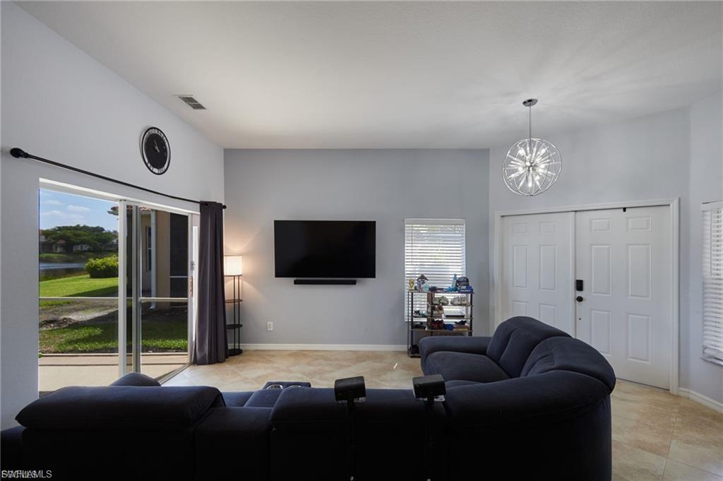 9130 Spring Mountain Way Property Photo 4