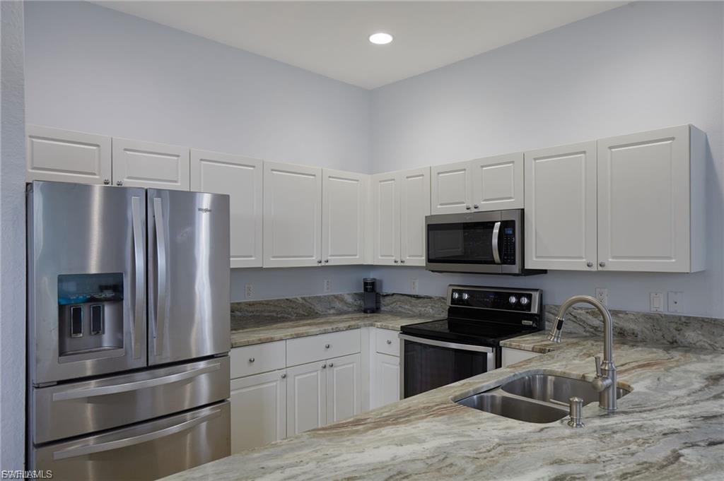 9130 Spring Mountain Way Property Photo 6