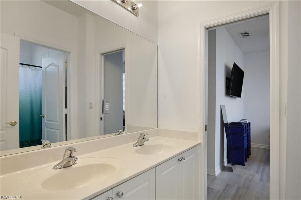 9130 Spring Mountain Way Property Photo 17