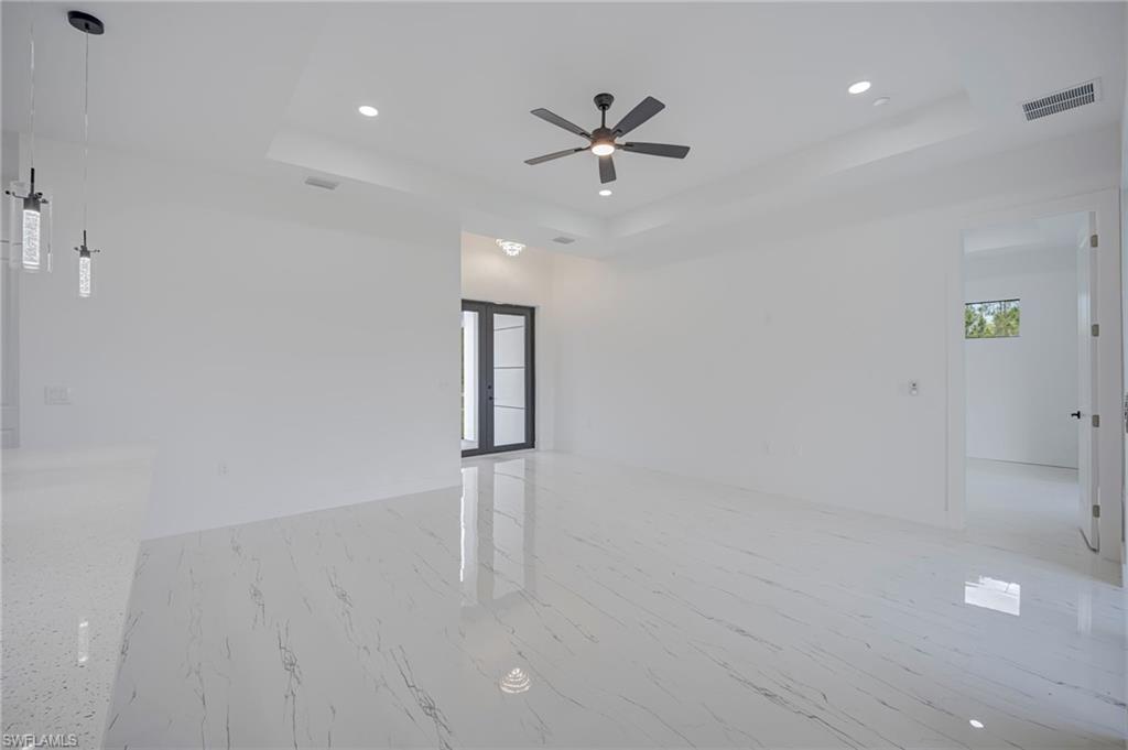 470 Laconic Ave Property Photo 4