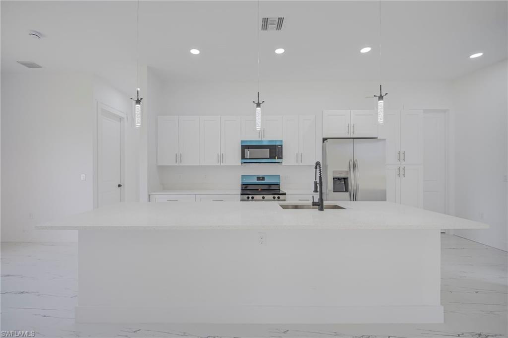 470 Laconic Ave Property Photo 6